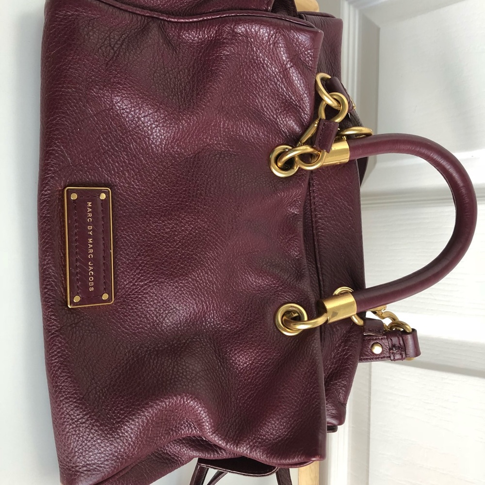Marc by Marc Jacobs Too Hot to Handle in wine